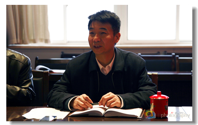 院长崔岩主持会议并讲话