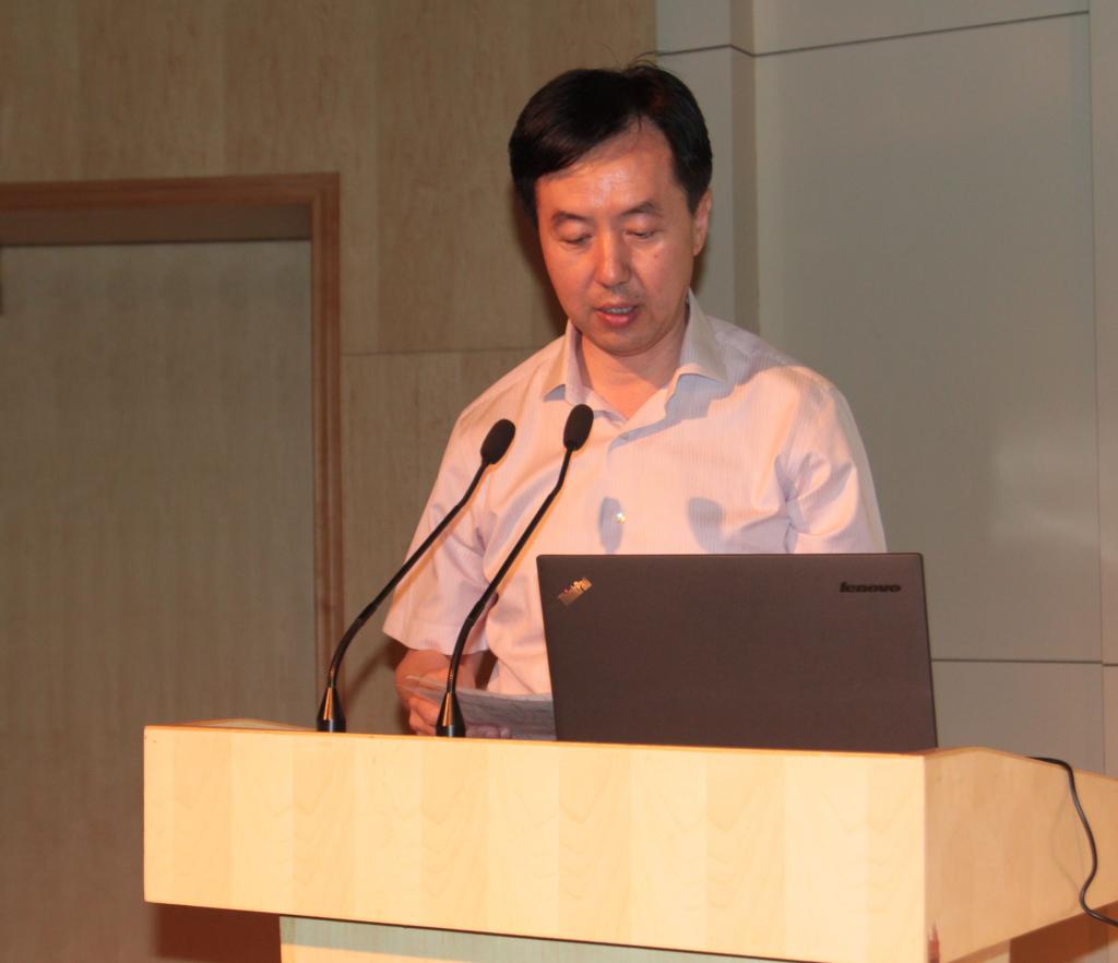 王津副院长主持会议