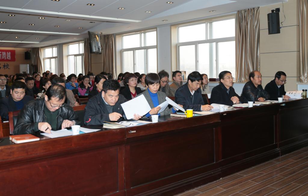 学院领导与110余名师生现场观摩比赛