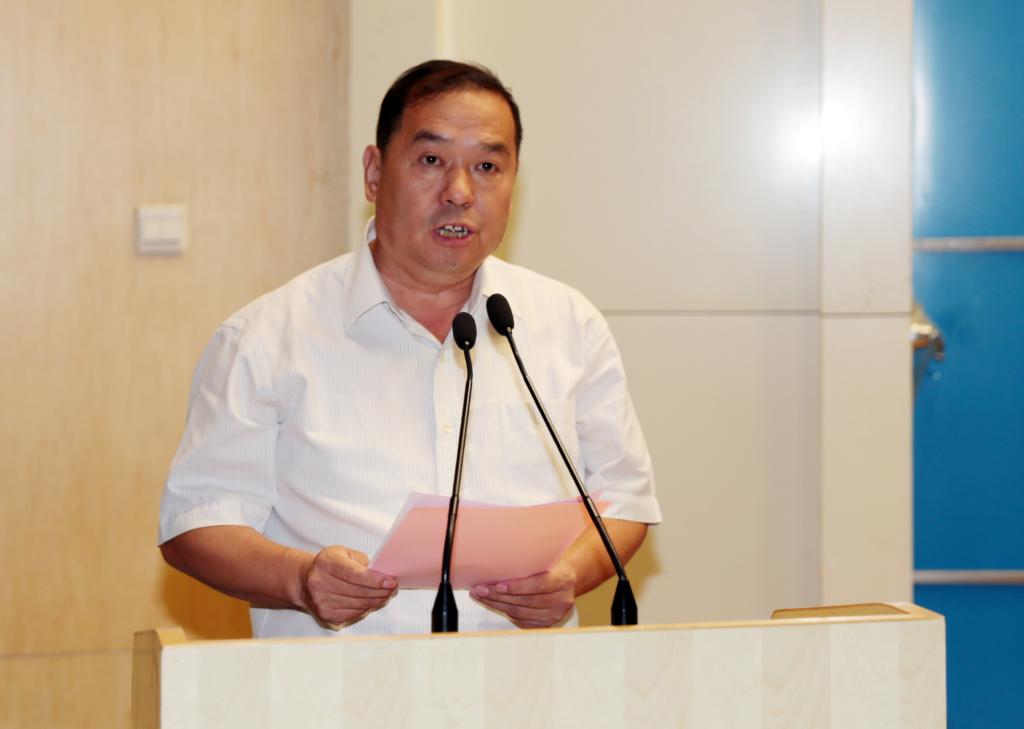 全国有色金属职业教育教学指导委员会秘书长丁跃华宣布大赛开幕