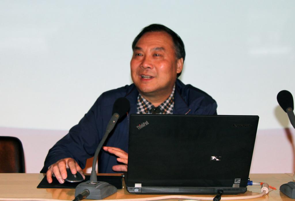 董继先教授应邀作专题报告