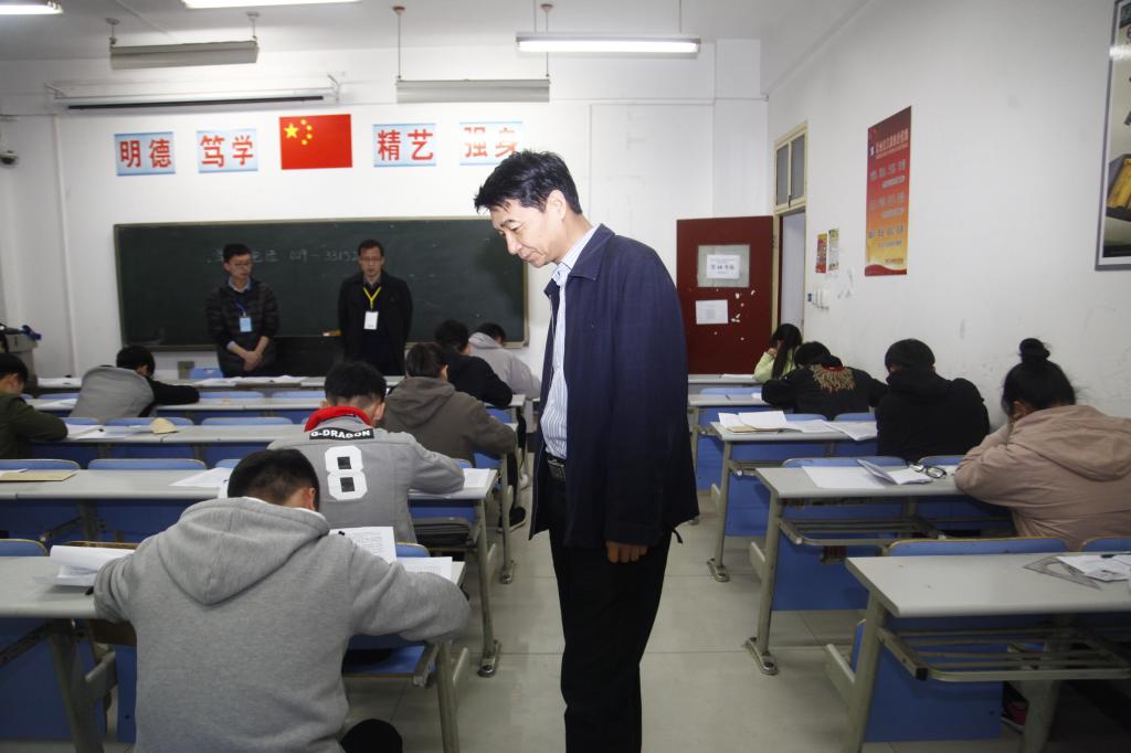 学院领导亲临现场巡查指导