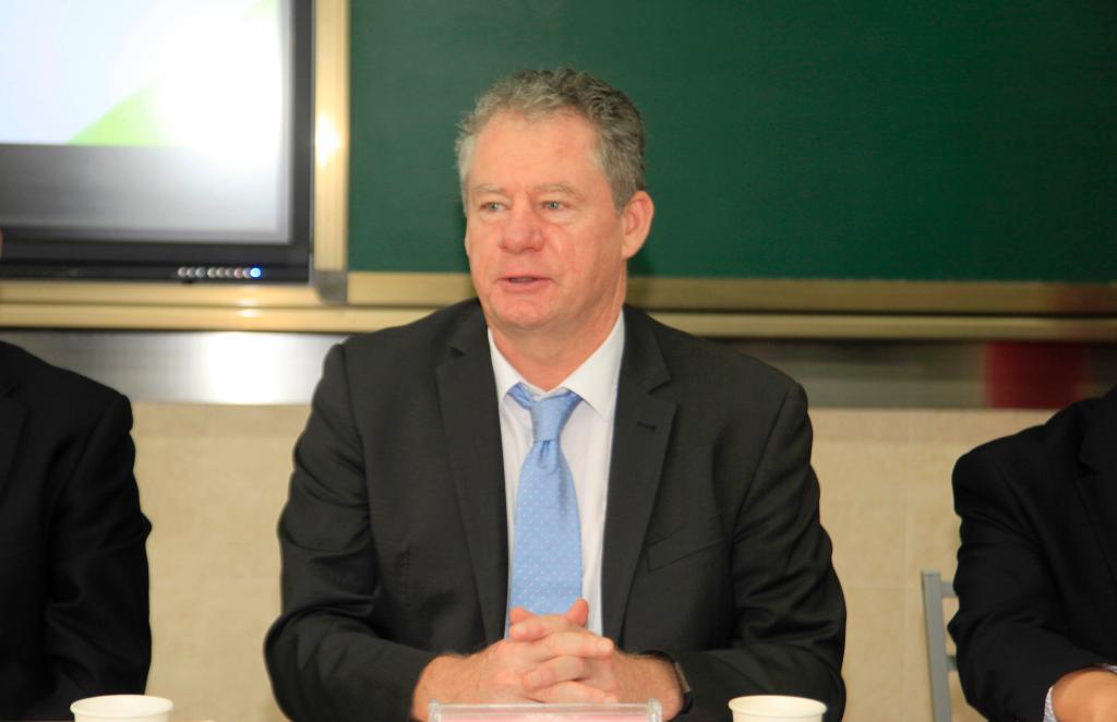 托尼·奥布莱恩主任对研修项目进行介绍