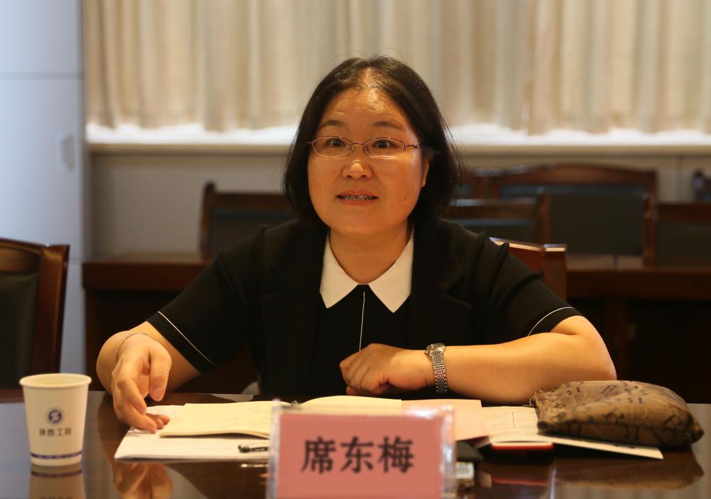 《中国职业技术教育》杂志社常务副主编席东梅介绍此访目的