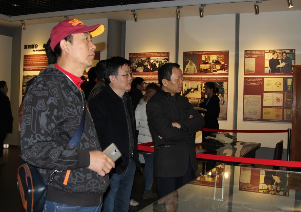 我院教师赴西北大学侯伯宇先进事迹展览馆参观学习