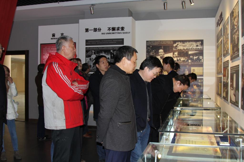 我院教师赴西北大学侯伯宇先进事迹展览馆参观学习