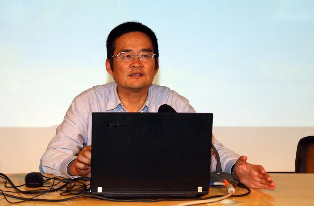 陕西省重点舆情研究中心副主任,陕西理工大学硕士研究生导师庞桥教授应邀作讲座