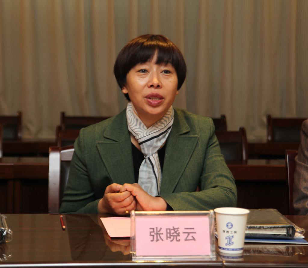 张晓云院长介绍学院情况