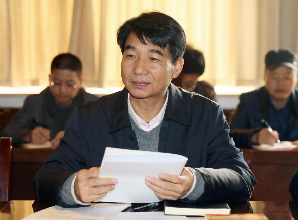 党委书记主持并传达精神