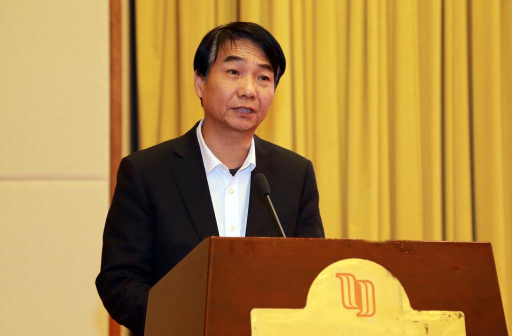 党委书记崔岩作大会发言