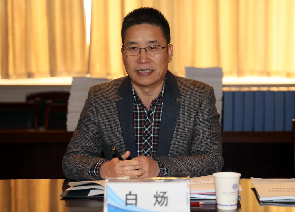省教育厅学生处副调研员白炀讲话