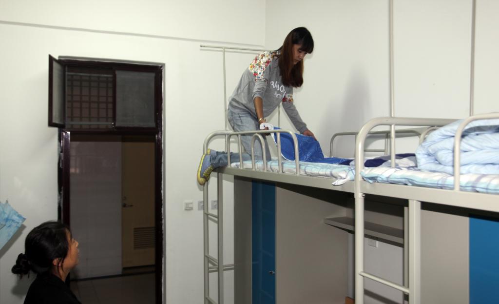 新生整理宿舍内务