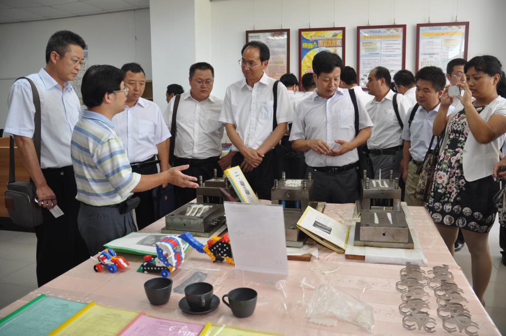 中州科技大学工程学院实训室