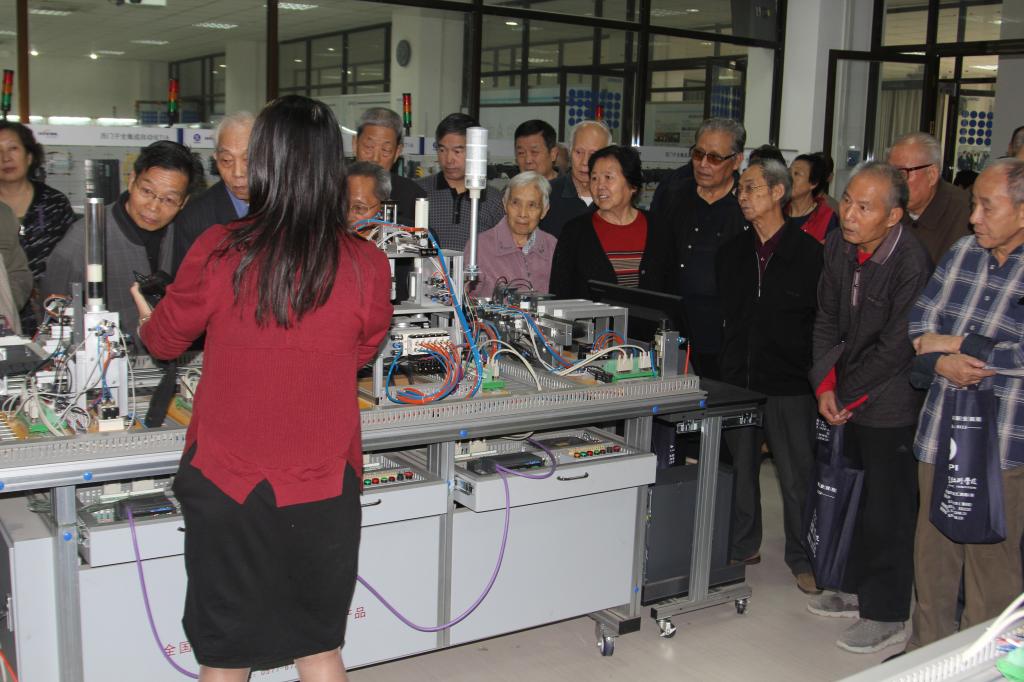 参观电气学院实训嫉妒