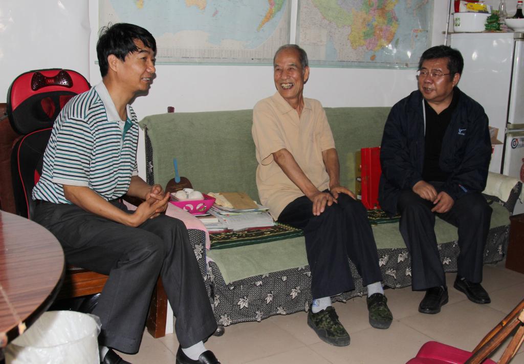 学院领导看望全国优秀教师尉银星