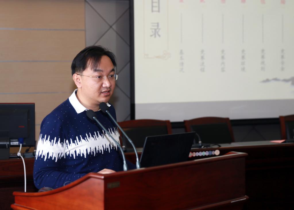 赛项专家组代表杜辉就比赛进行了解读说明