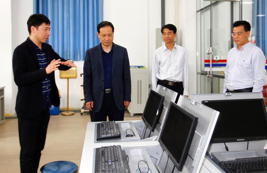 王秉琦副部长实地考察建筑工程技术综合实训基地