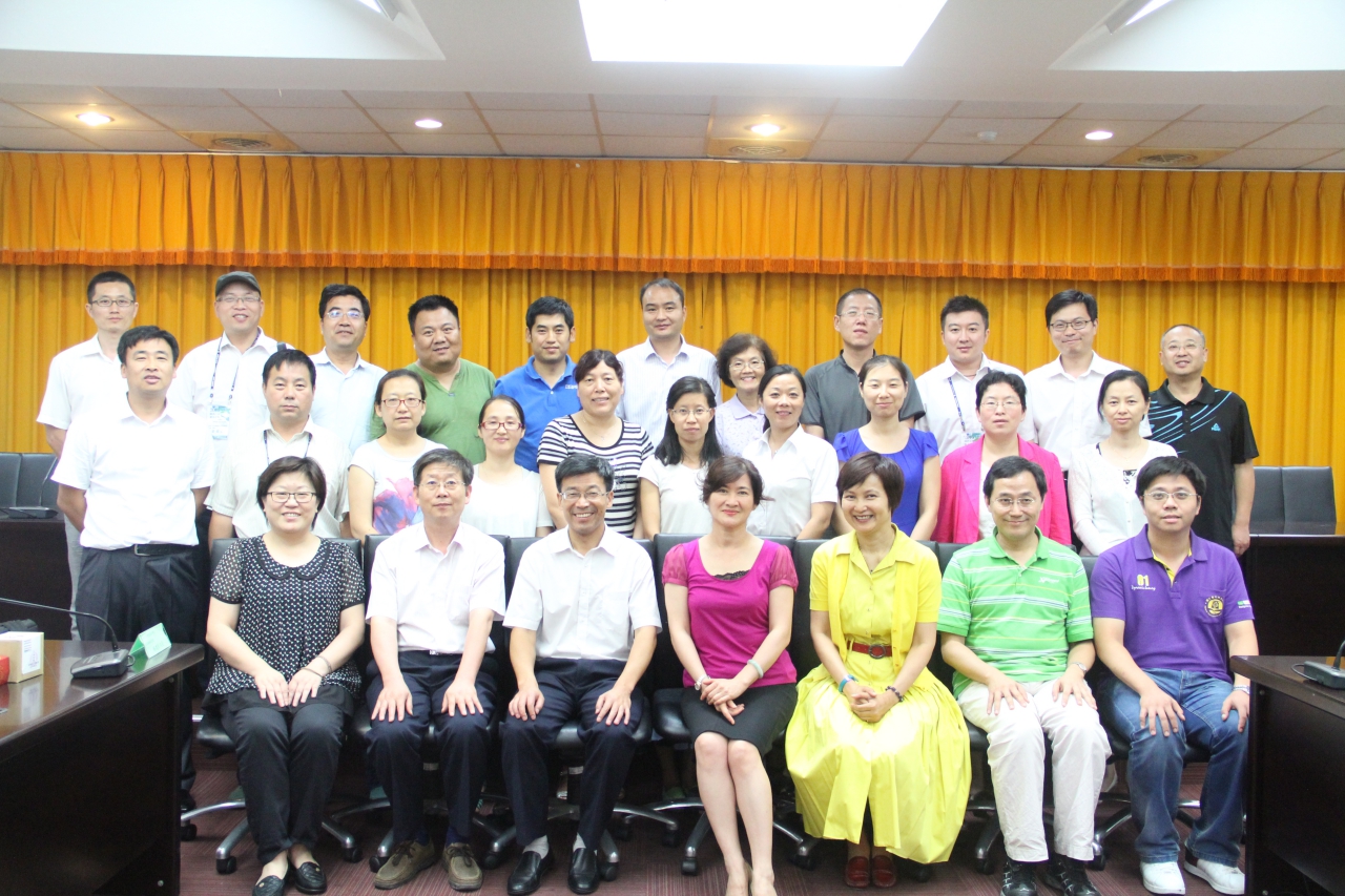 研修团在台北商业大学合影留念