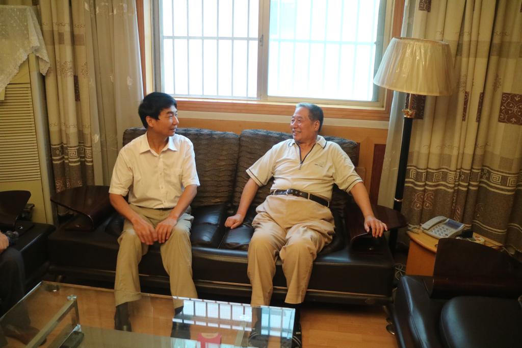 党委书记崔岩慰问全国优秀工会工作者、五一劳动奖章获得者罗振武