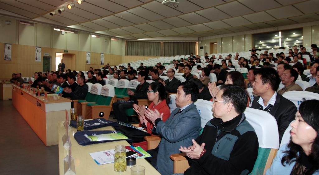 全省17所高校院所和135家企业代表参加了对接会