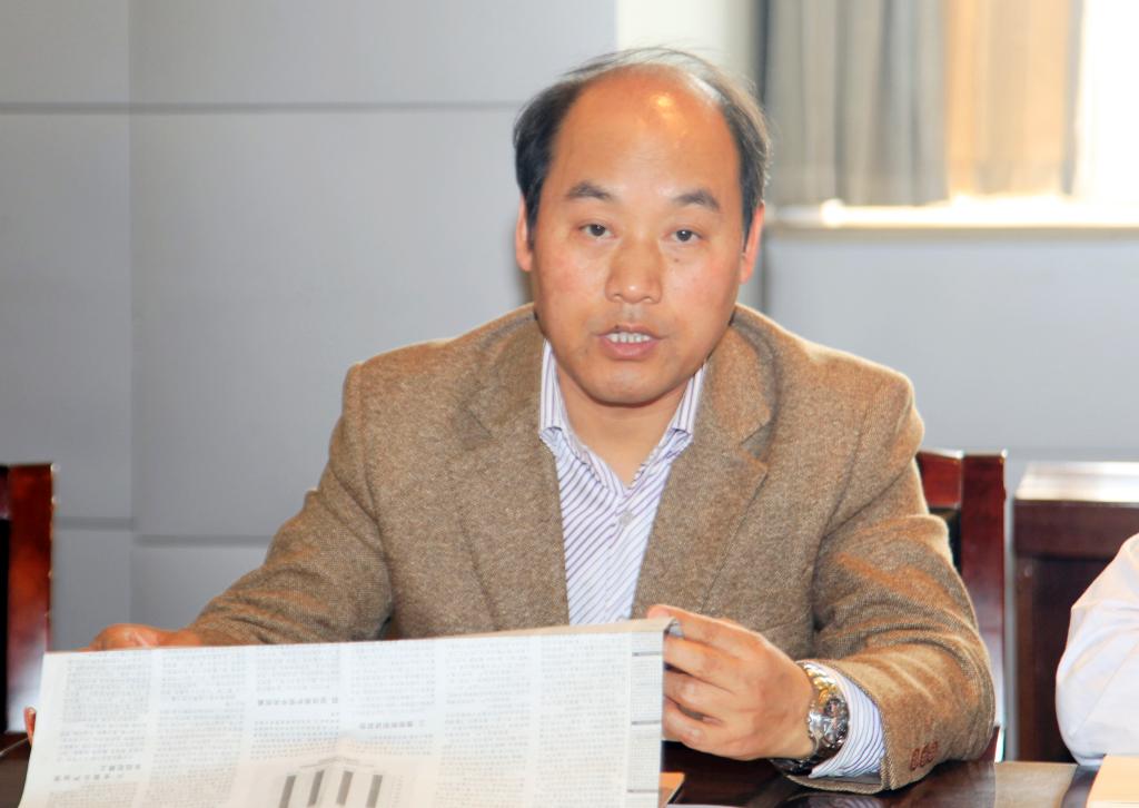 副院长梅创社领学《锻造坚强领导核心——如何认识全面从严治党的重大意义》