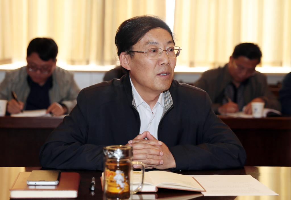 党委副书记王天哲发言