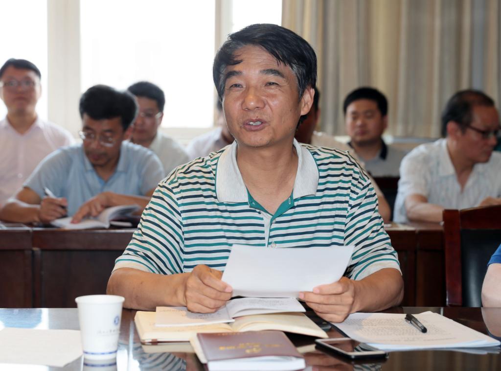 党委书记崔岩传达省属高校落实干部管理“三项机制”座谈会精神