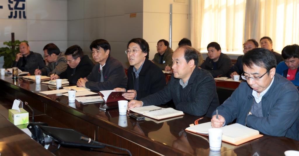 学院领导、正处级以上干部参加会议