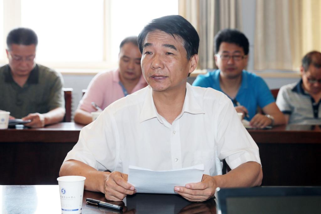 党委书记崔岩就贯彻落实文件精神提出明确要求