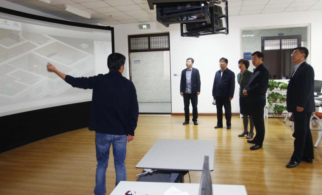 马希良副书记参观土木学院BIM实验室