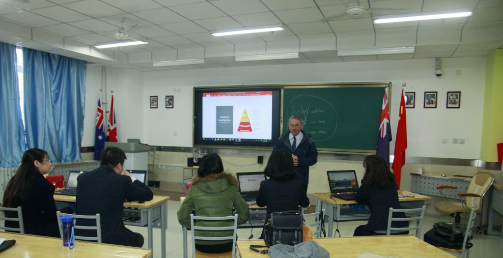 新西兰职教专家来校举办职教法培训项目