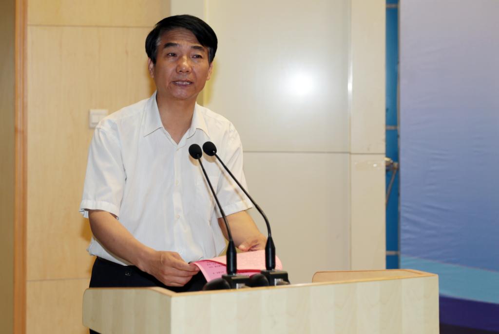 我院党委书记崔岩致开幕辞