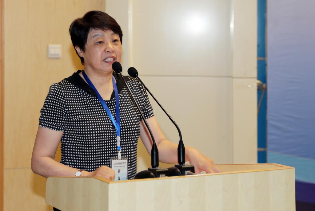 光伏电子工程的设计与实施赛项执委会主任、全国高等院校计算机基础教育研究会高职高专专业委员会主任鲍洁讲话