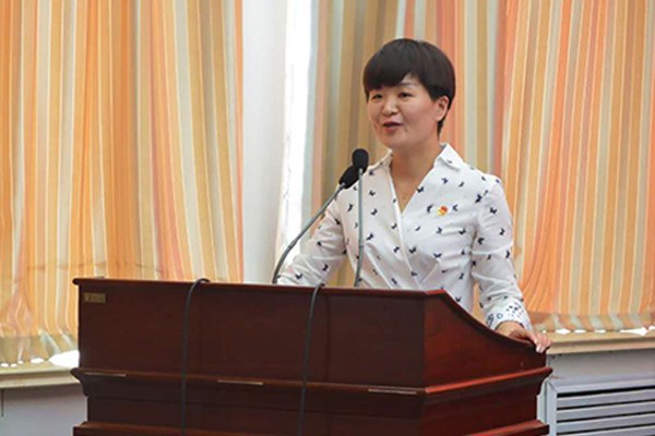 团市委书记刘杰宣布大赛开始