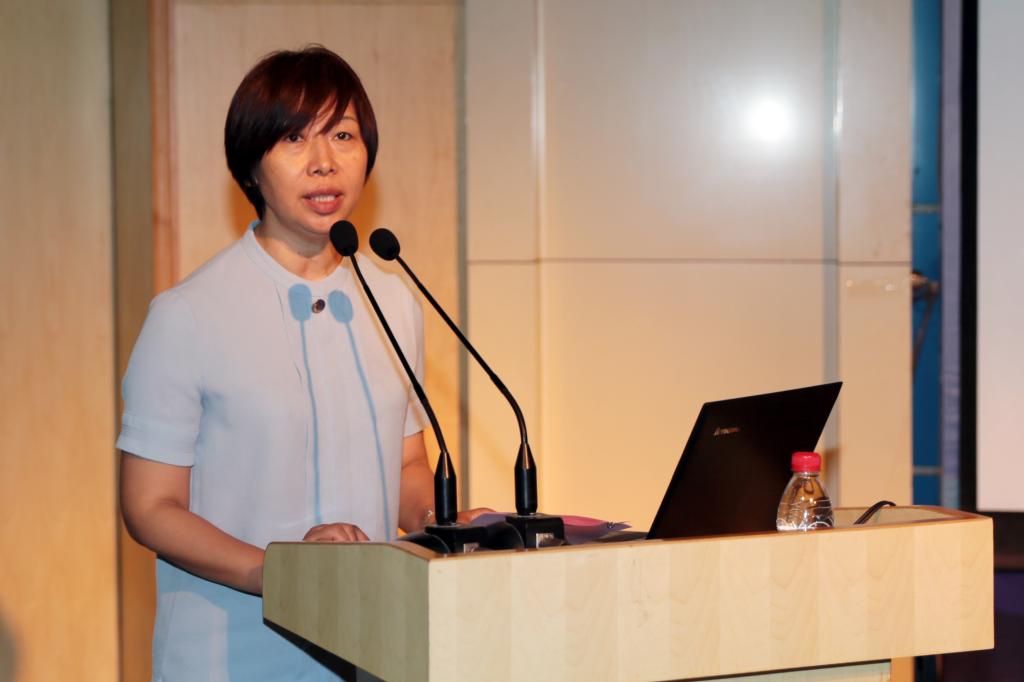 院长张晓云致欢迎辞