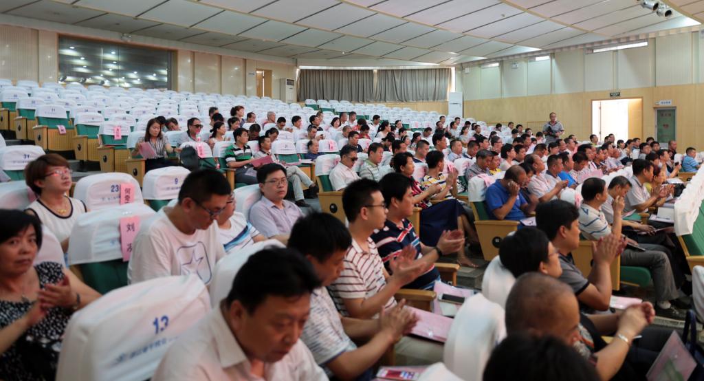 全院党总支委员、支部委员和组织员180余名党务骨干参加培训