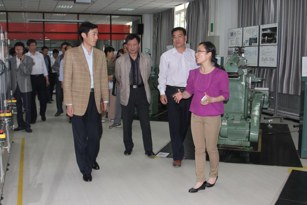 胡龙延书记一行参观